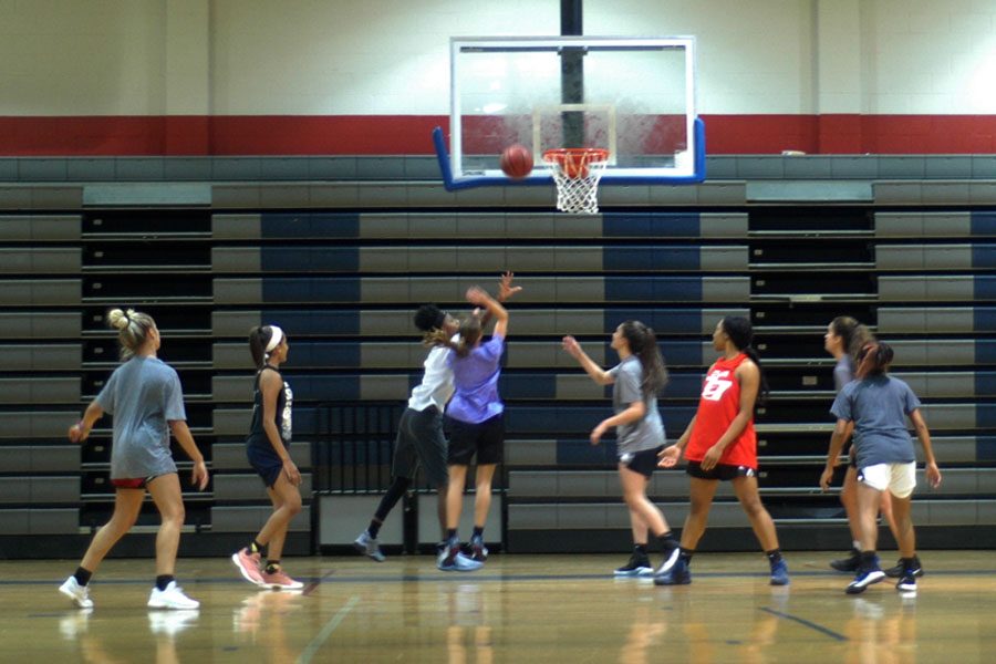Girls+basketball+aims+to+improve+on+past+results