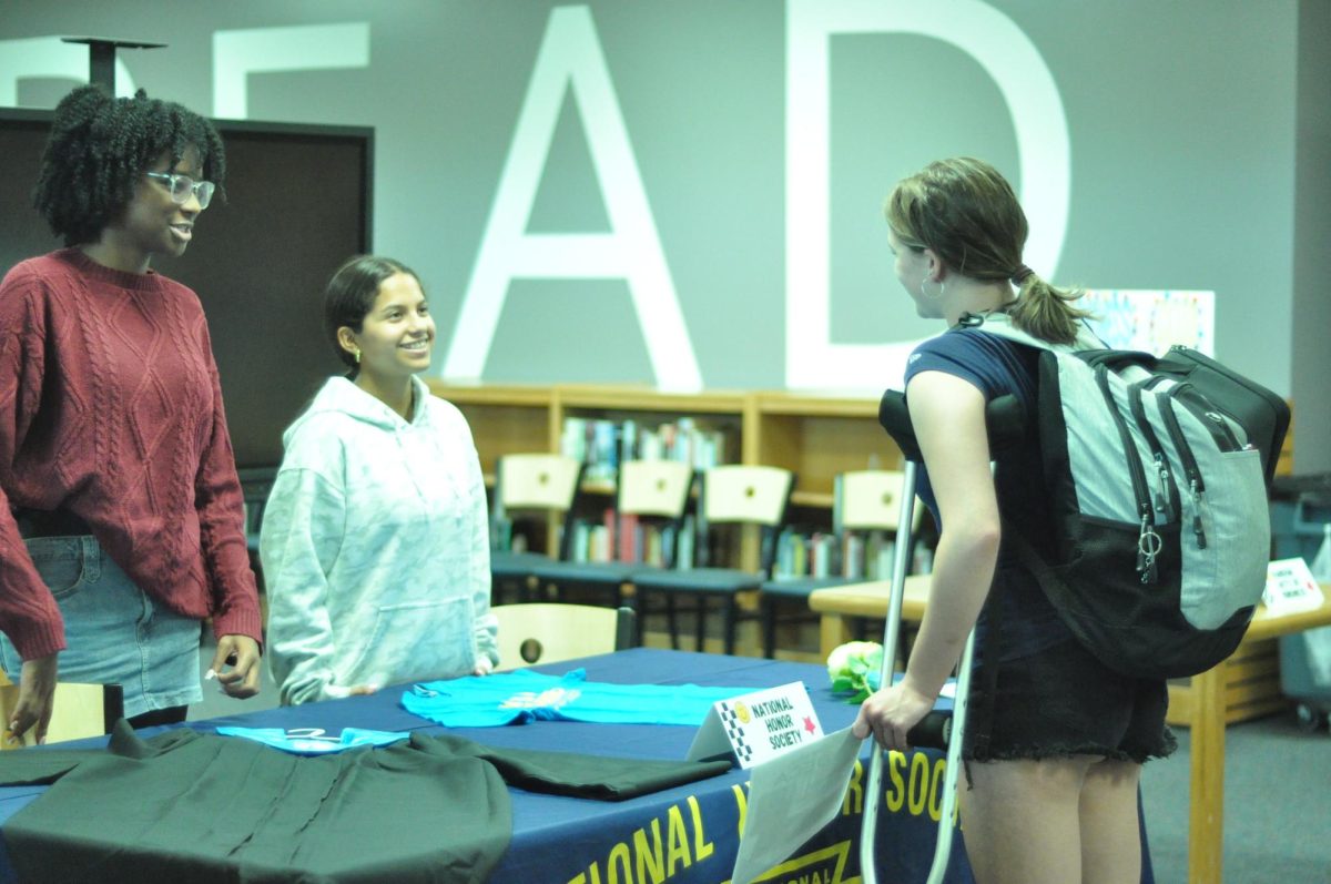 Clubs Galore: Envolve Fair Energizes Participants